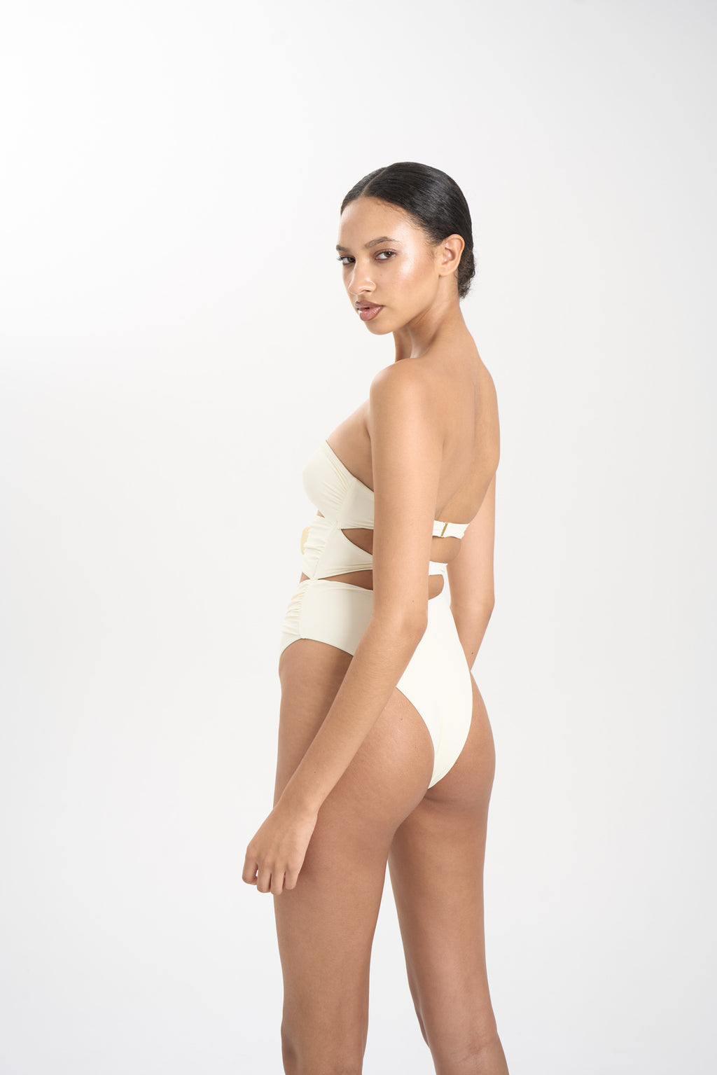 Vesna One Piece Ivory 2